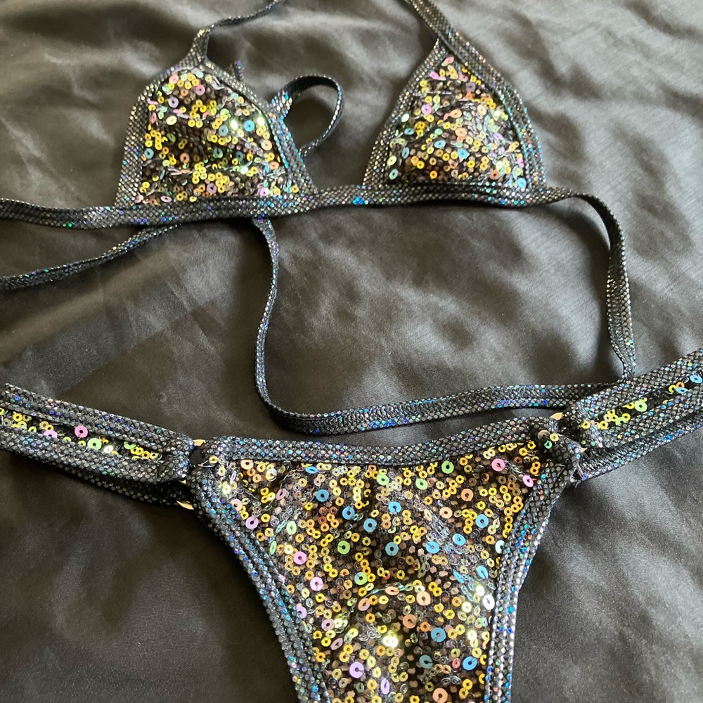 Sequin Triangle Bra Set - Picture 5 of 5